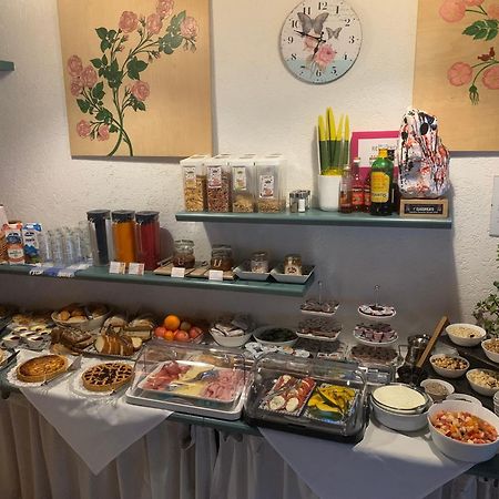 Hotel Garni Delle Rose Ceniga Eksteriør bilde