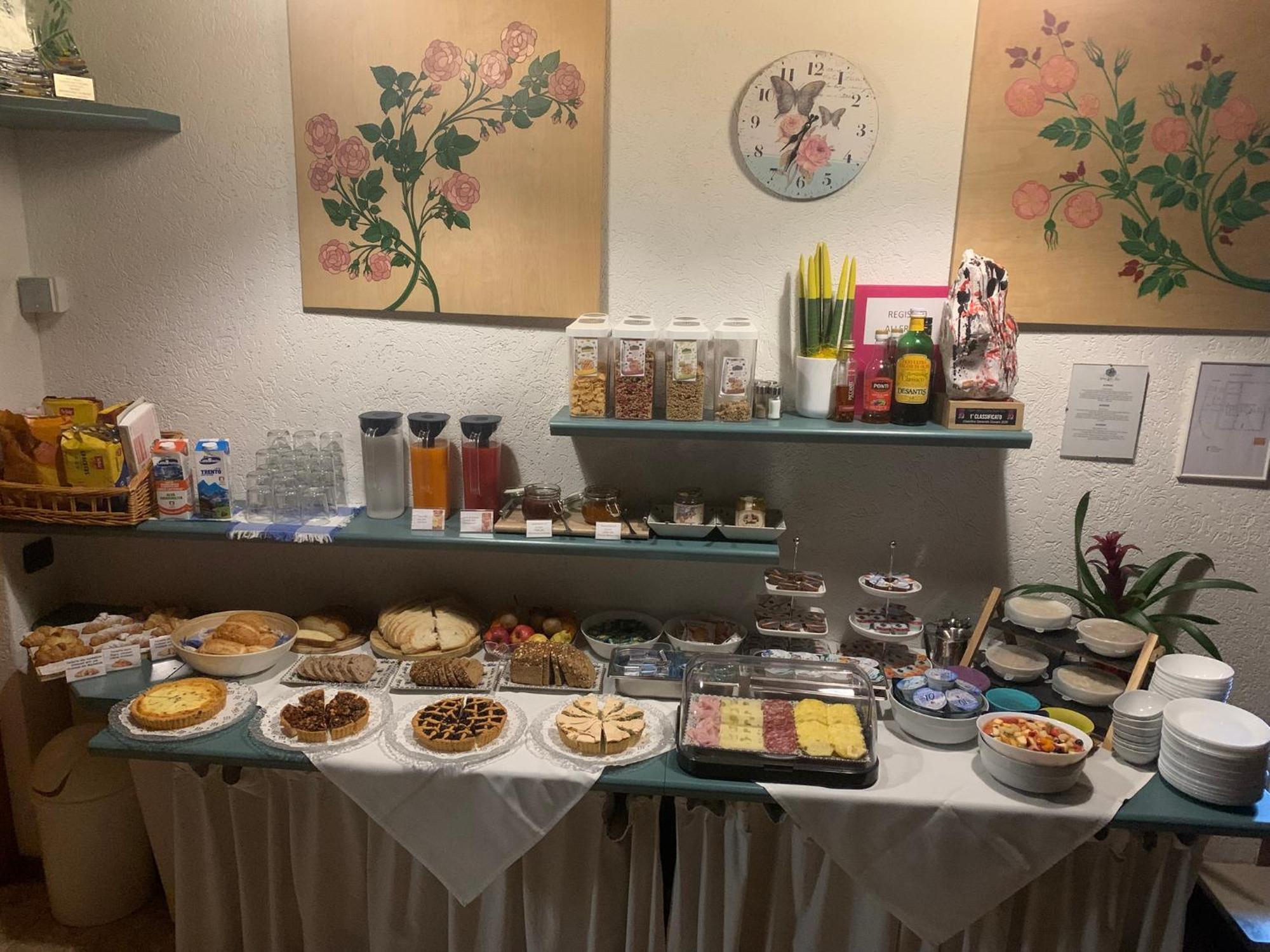 Hotel Garni Delle Rose Ceniga Eksteriør bilde