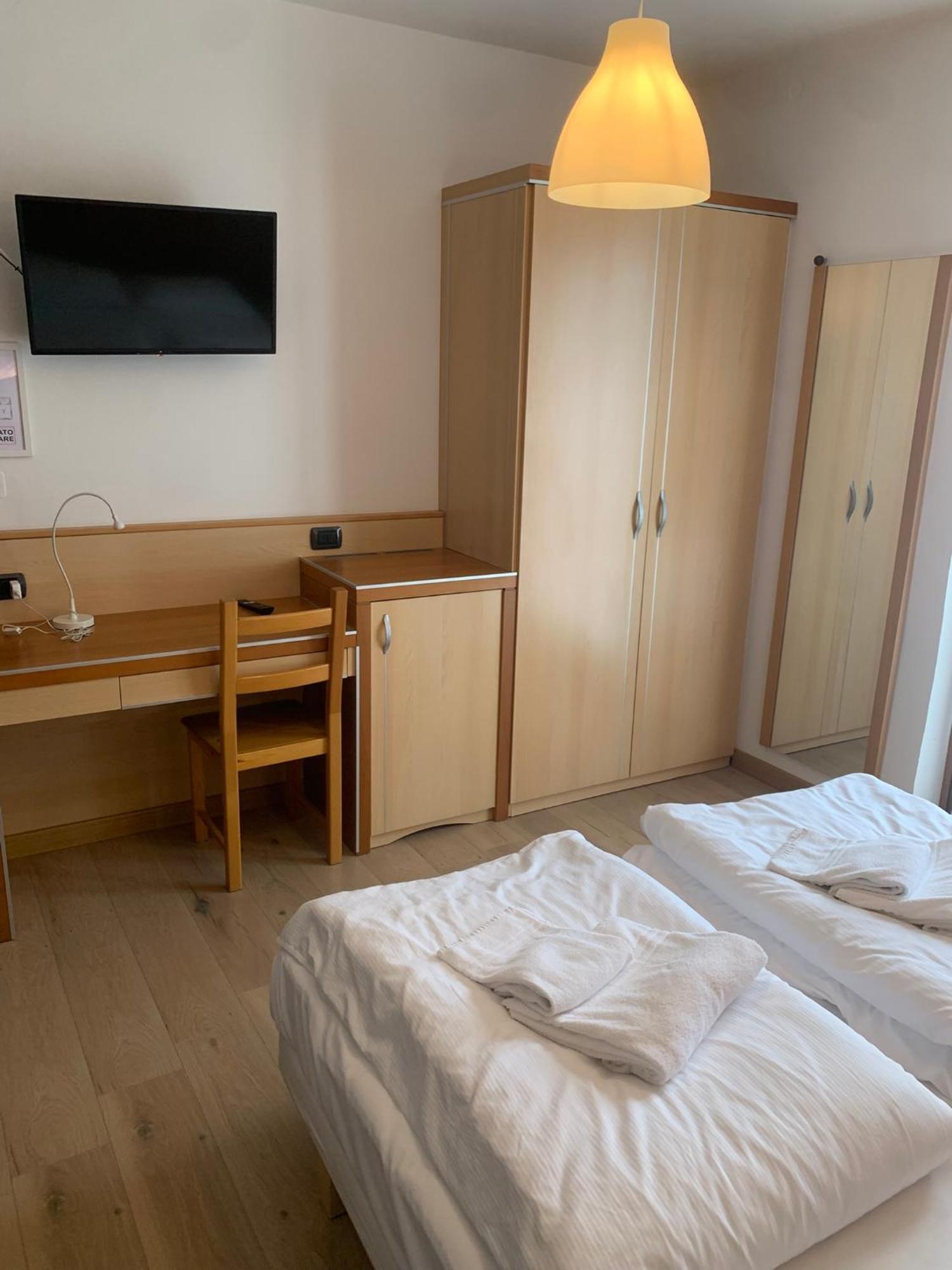 Hotel Garni Delle Rose Ceniga Eksteriør bilde
