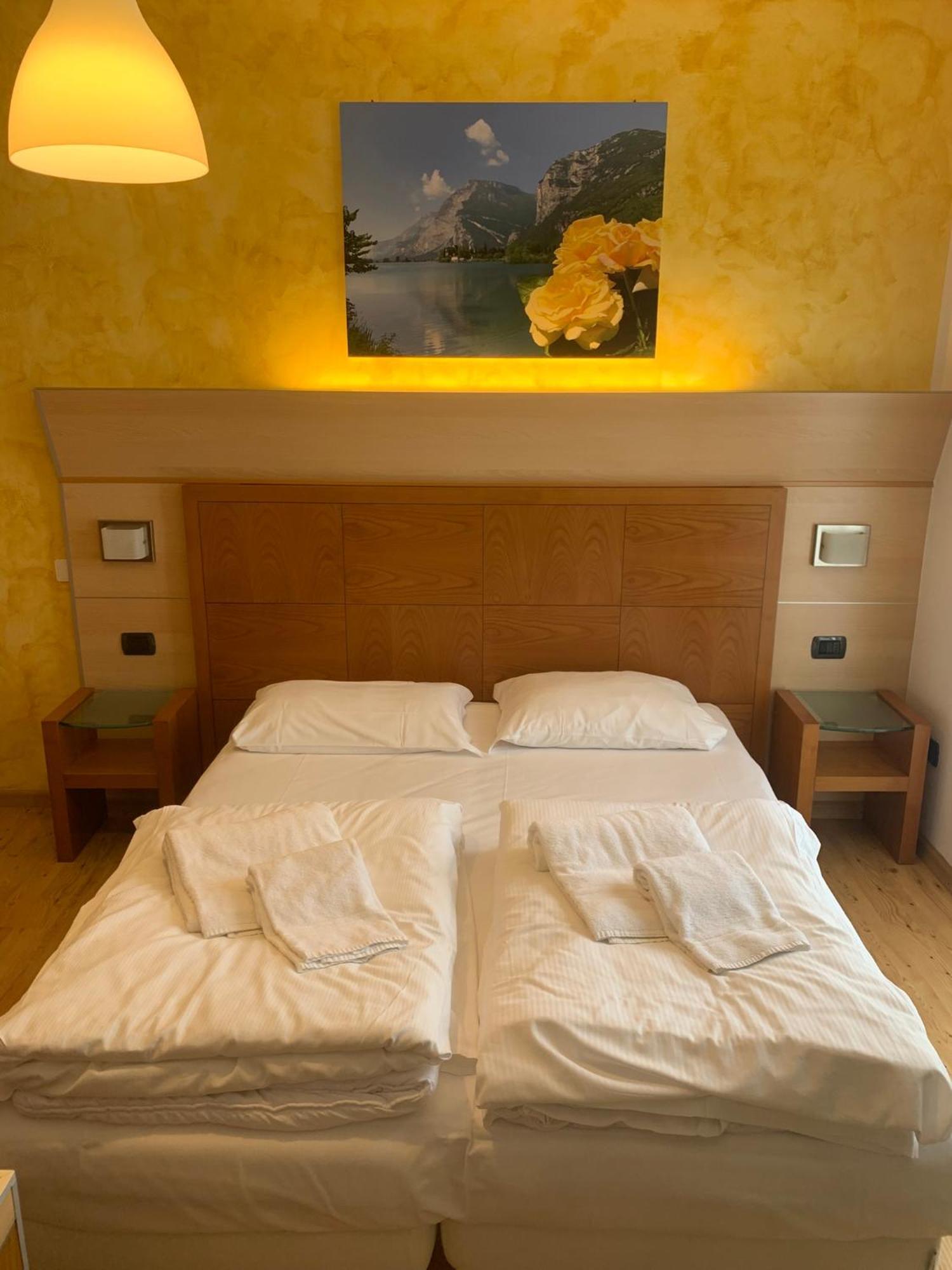 Hotel Garni Delle Rose Ceniga Eksteriør bilde