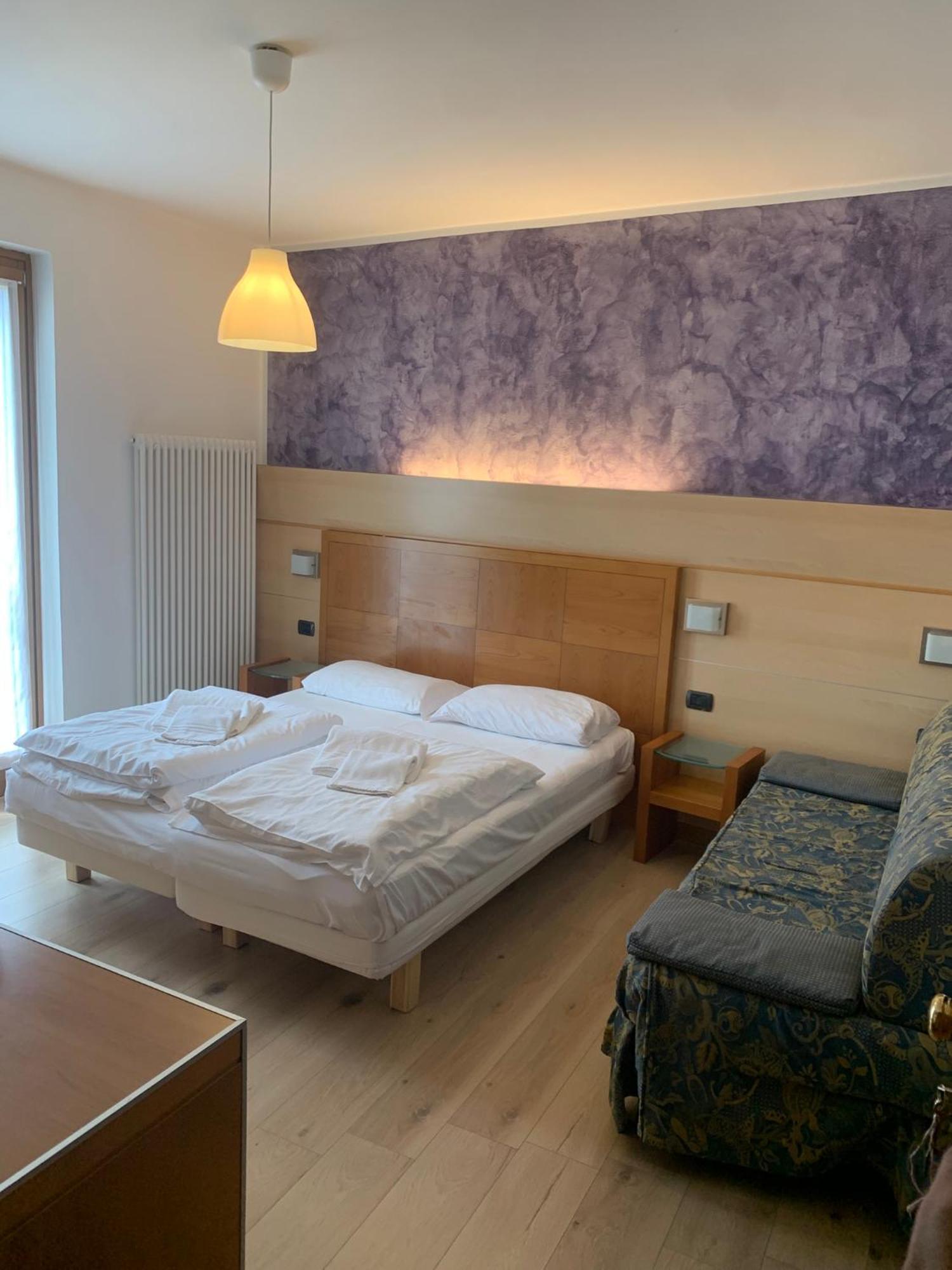Hotel Garni Delle Rose Ceniga Eksteriør bilde