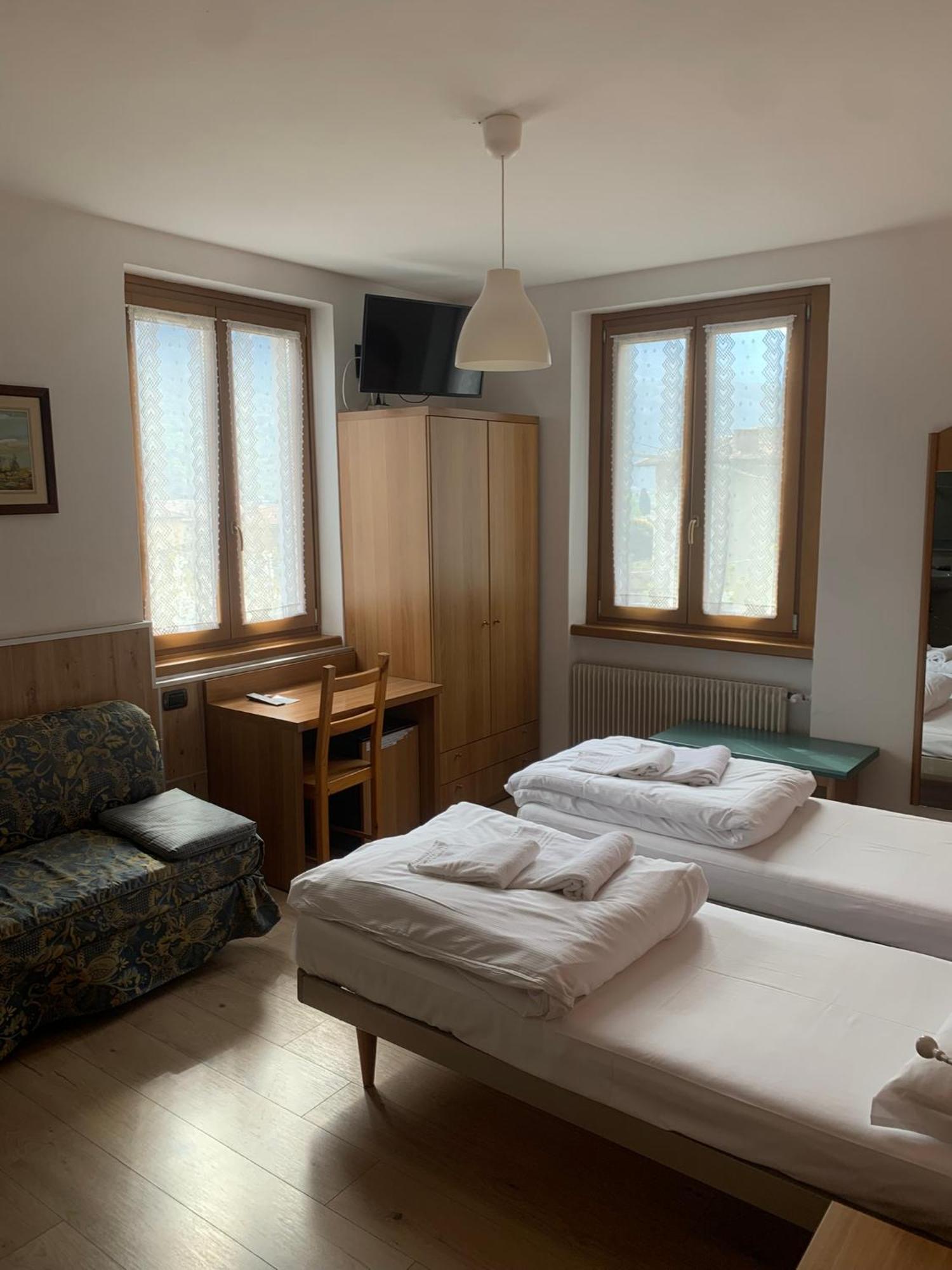 Hotel Garni Delle Rose Ceniga Eksteriør bilde