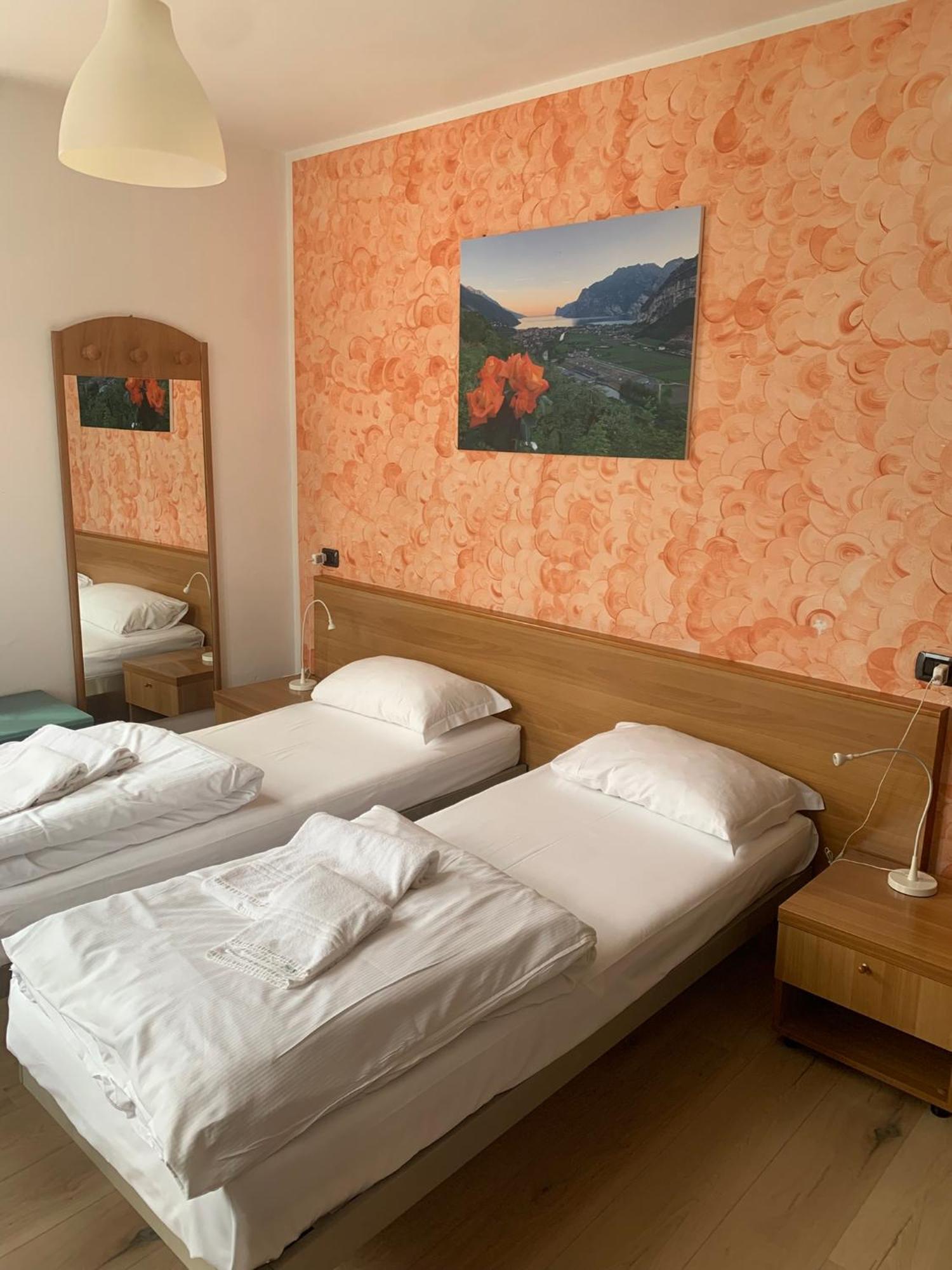 Hotel Garni Delle Rose Ceniga Eksteriør bilde