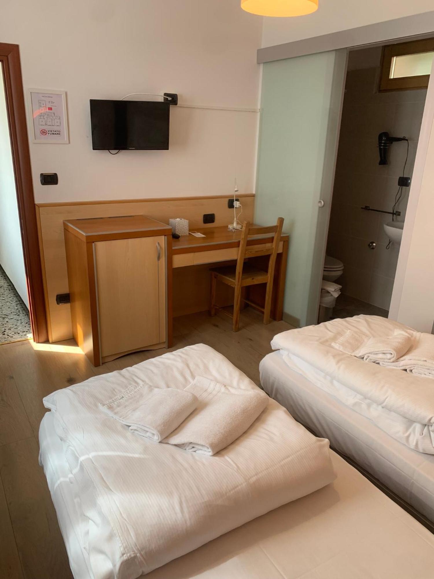 Hotel Garni Delle Rose Ceniga Eksteriør bilde
